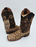 Handcrafted pirarucu fish-skin boot